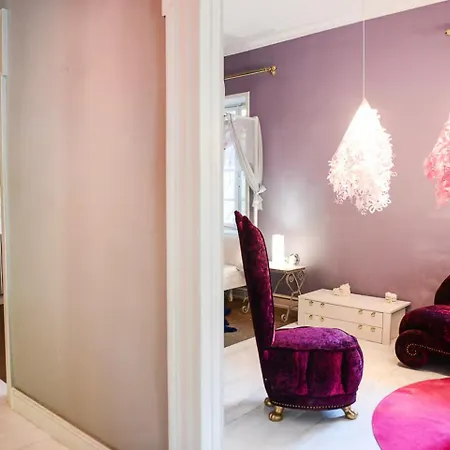 Maison De La Poupee *