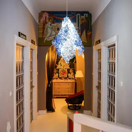 Maison De La Poupee *