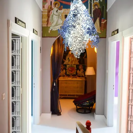 Maison De La Poupee Afetai