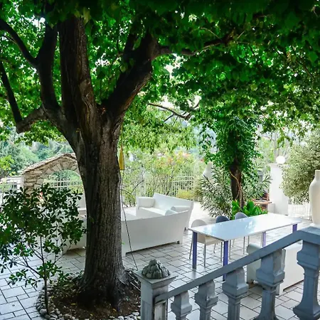 Maison De La Poupee Casa de Férias Afetai