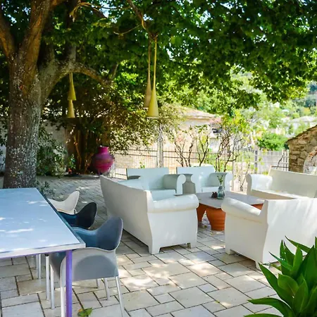 Casa de Férias Maison De La Poupee Afetai